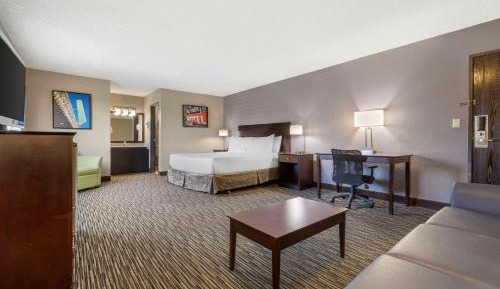 Executive King Room with Sofa Bed
