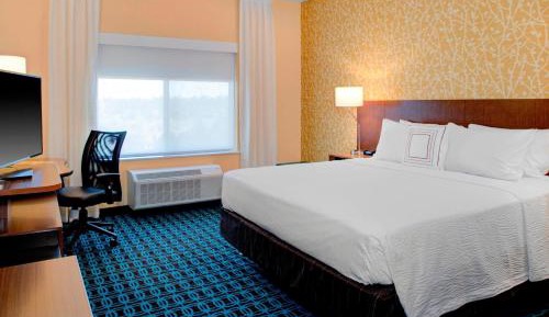 King Room with Roll-In Shower - Mobility Access/Hearing Accessible