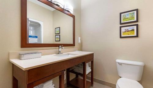 Queen Suite with Two Queen Beds - Non-Smoking