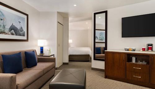 1 Bedroom Suite, 1 King, Sofa bed, Whirlpool