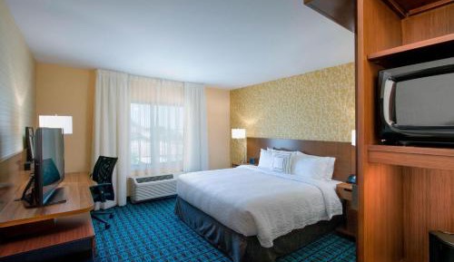 King Room with Roll-In Shower - Mobility Access/Hearing Accessible