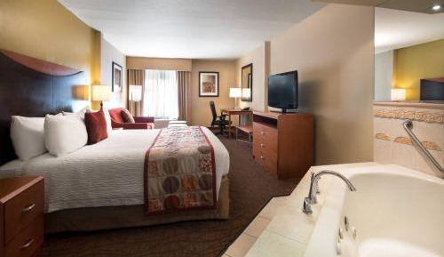 King Room with Whirlpool and Sofa Bed