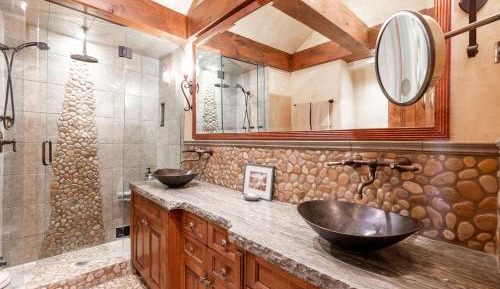 Three-Bedroom Superior Apartment