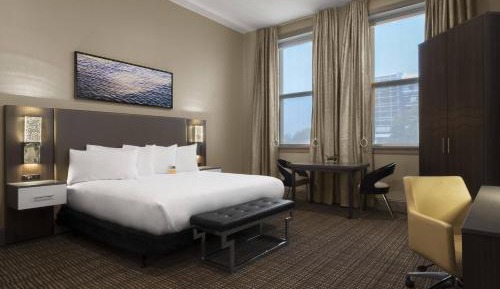 Deluxe King Guest Room