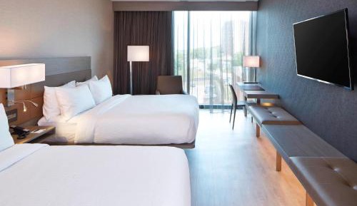 Queen Room with Two Queen Beds - Hearing Accessible