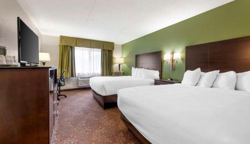 Queen Room with Two Queen Beds - Non-Smoking