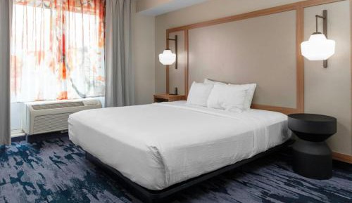 King Room with Roll-In Shower - Mobility Access/Hearing Accessible