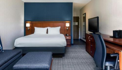 King Room with Sofa Bed
