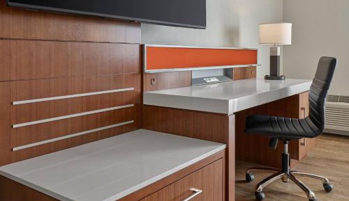 Executive King Room with Roll-in Shower - Mobility Accessible