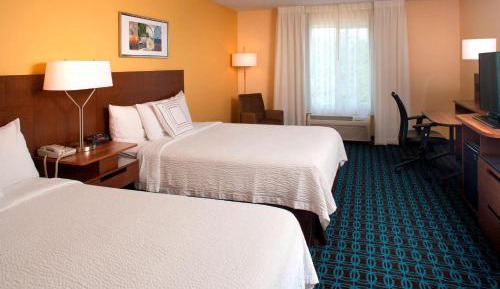 Queen Room with Two Queen Beds - Hearing Accessible