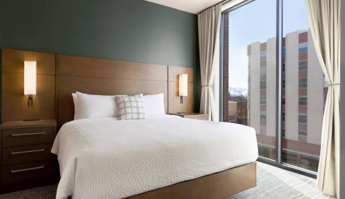 One-Bedroom King Suite 
