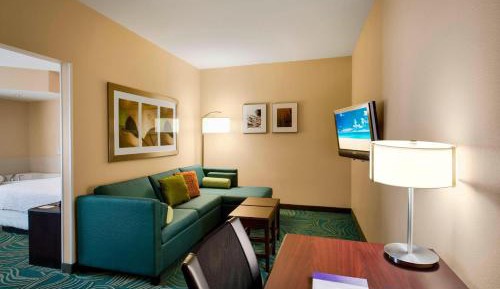 King Suite with Specialty Bathtub and Sofa Bed