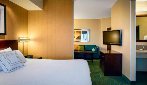 Studio with King Bed and Sofa Bed - Hearing Accessible