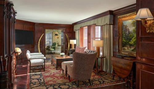 One-Bedroom Presidential King Suite with City View
