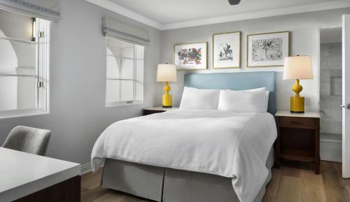 Classic Queen Room (No Resort Fees)