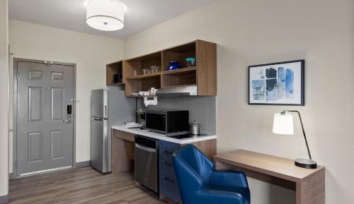One-Bedroom Queen Suite -Non-Smoking