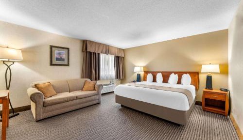 King Suite with Sofa Bed and Walk-In Shower - Non-Smoking
