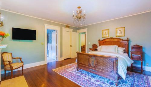 Three-Bedroom Suite