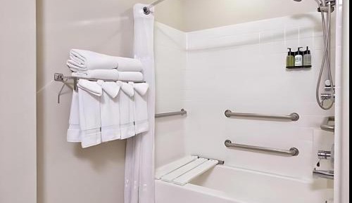 Queen Room with Two Queen Beds - Disability Access