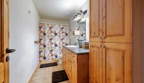 Economy Quadruple Room with Shared Bathroom