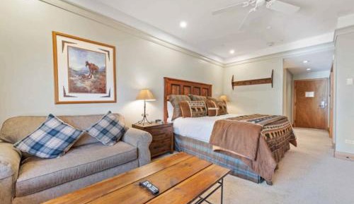 Studio Apartment with King Bed