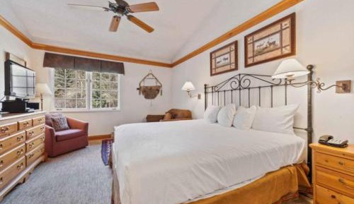 Studio Apartment with King Bed