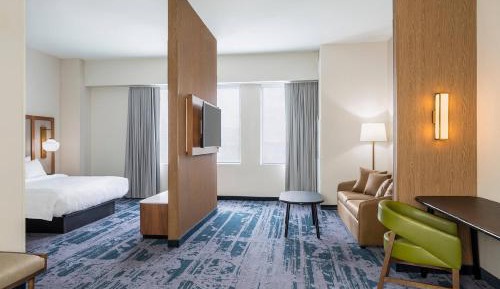 King Suite with Bathtub and Sofa Bed - Mobility Access