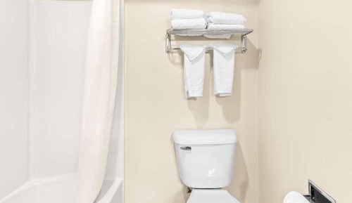 Queen Room with shower
