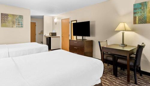 Queen Room with Two Queen Beds - Mobility Access