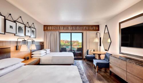 Deluxe Guest room, 2 Queen, Pool view