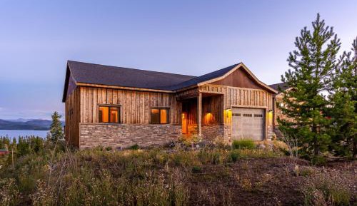 Three-Bedroom Vacation Home 