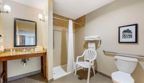 Queen Suite with Two Queen Beds - Accessible/Non-Smoking