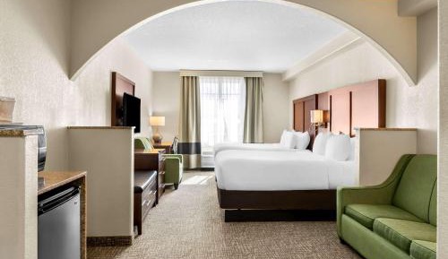 Queen Room with Two Queen Beds - Non-Smoking