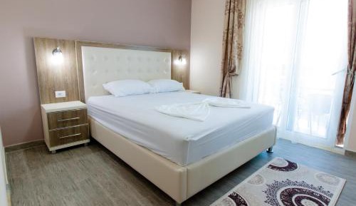One-Bedroom Apartment (2 Adults)