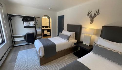 Twin Room with Mountain View