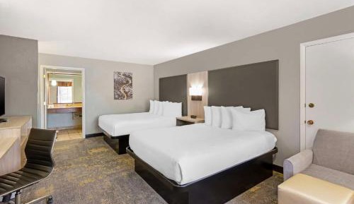 Queen Room with Two Queen Beds - Pet Friendly/Non-Smoking