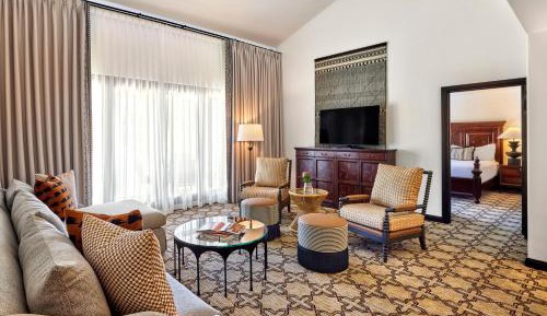 Camelback View Suite - 1 King Bed