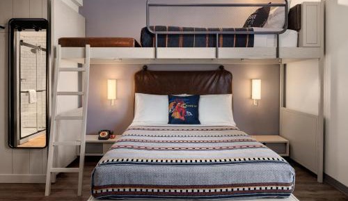 Room with One Specialty Bed - Hearing Accessible
