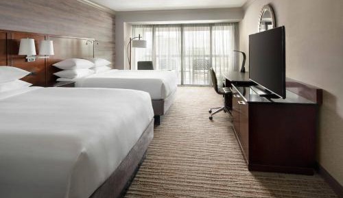 Executive High Floor Room, 2 Queen Beds with Balcony 