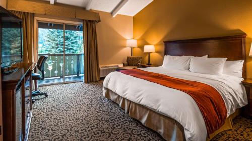 King Room with Mountain View - Non-Smoking
