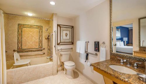 1 BEDROOM 1 KING DELUXE SUITE ACCESSIBLE TUB
