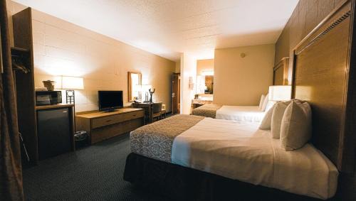 Queen Room with Two Queen Beds - Non-Smoking