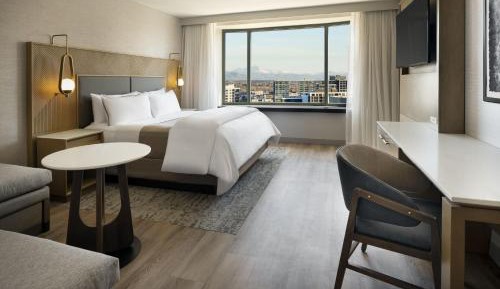 King Room with Mountain View