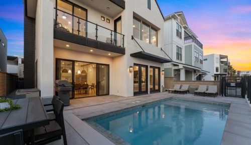 Six-Bedroom House