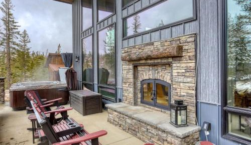 Four-Bedroom Holiday Home