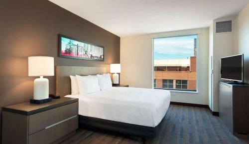 One-Bedroom King Suite with Accessible Tub - Disability Access