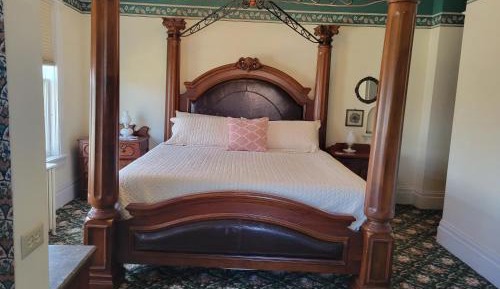 Deluxe King Suite