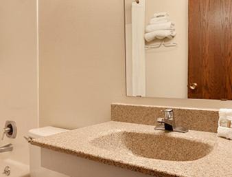 Queen Room - Disability Access/Non-Smoking