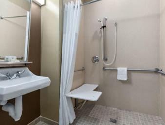 Queen Room - Disability Access- Non-Smoking