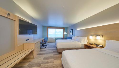 Queen Suite with Two Queen Beds